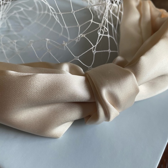 Veil headband with Box - Picture 3 of 5